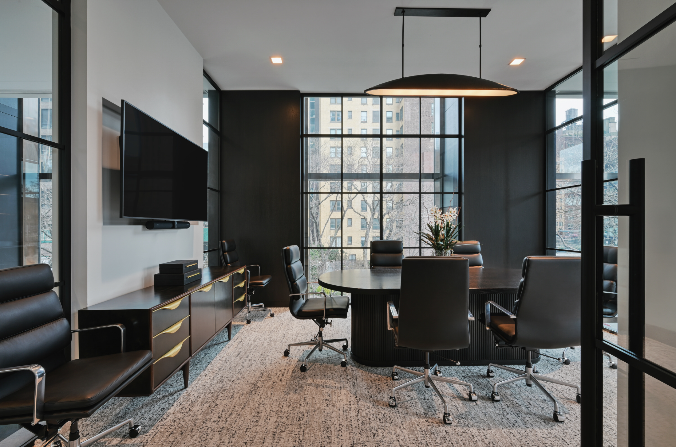 BUSINESS CENTER / CONFERENCE ROOM